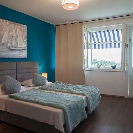 Viktorija Apartament *